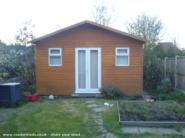 'The Hut' - hoonose