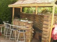 BAR-be-NEWT - Steve & Pauline Gilbert