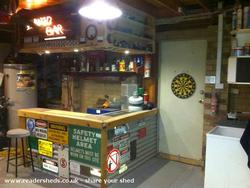 Banjo Bar - Bruce