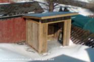 View of roof. Standing up to the snow.