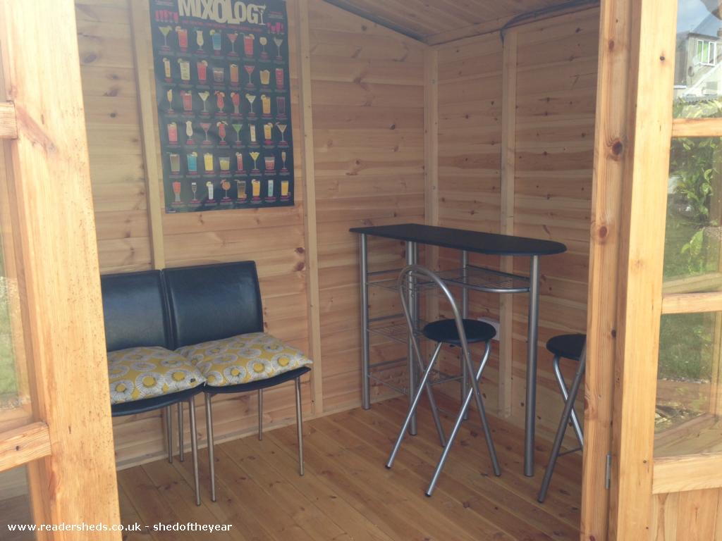 Cocktail Bar, Cabin/Summerhouse Kent owned by Hannah HannahD58591540 