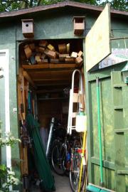 center storage of shed - Triplet, 
