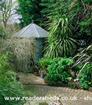 Front View of shed - Margaret's Garden Retreat , Devon