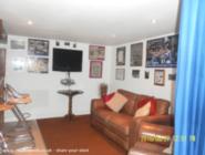DELS DEN: lounge areax2
