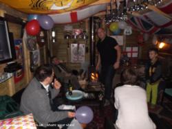 Buff's Bar: Inside Party