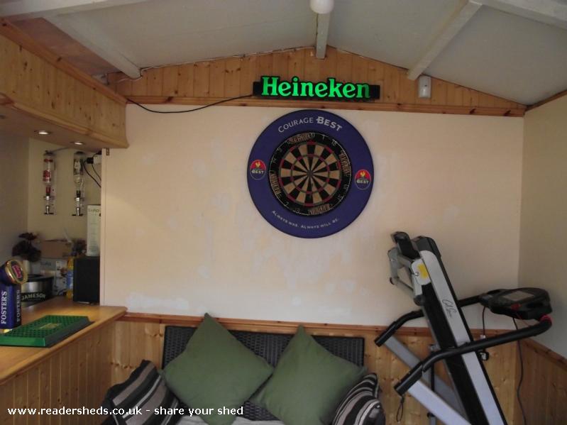 The garden shed, Pub/Entertainment, owned by Sheddie robert wheatley shedoftheyear