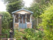Photo 3 of shed - Grandpa Gra's Summerhouse, Leicestershire