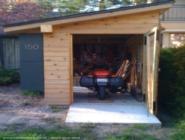 Margaret's tea shed : Viewing from the street