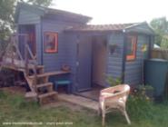 front view of shed - The chic shack, 