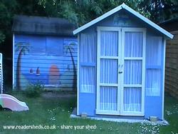 front with doors closed and seascape shed of shed - Floridian Escape, 