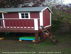 Side View of shed - Robyns Tree House, 
