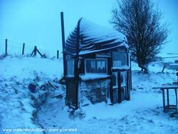 Chilly! of shed - Boat Roofed Shed, Powys