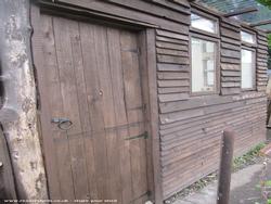 Pallet summerhouse shed: front