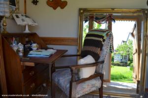 Writing desk & chair of shed - The Pear Hut, Worcestershire