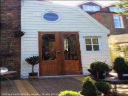 Half Barn Cabin of shed - The Half Barn, Surrey