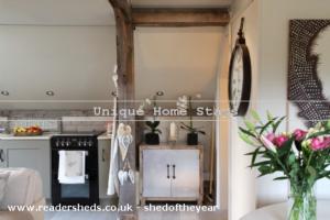 www.uniquehomestays.com of shed - Turtledove Hideaway, Shropshire