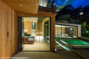 Entrance Evening View of shed - The Garden Room, by Folio Design, Greater London