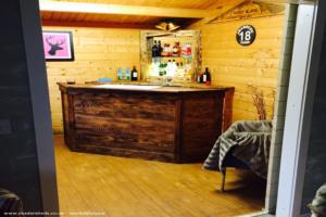 inside bar of shed - Chalet Apres Bar Mount Blanc, Devon