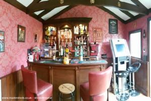 bar view of shed - The Joiner's Arms, Lincolnshire