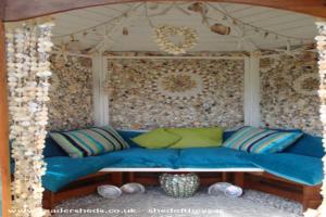 mosaic and seating of shed - The Sea Shell Retreat, Hampshire