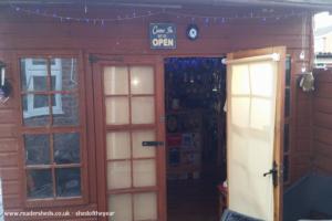 Entrance of shed - O Neils Bar, Essex