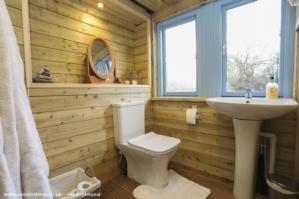 BATHROOM IN MY SHED of shed - Hapus Yurt, Conwy