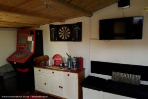 entertainment of shed - The Kabin, Hampshire