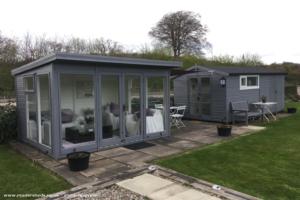 Summerhouse& bunkhouse of shed - Pont Melin Shed, Denbighshire