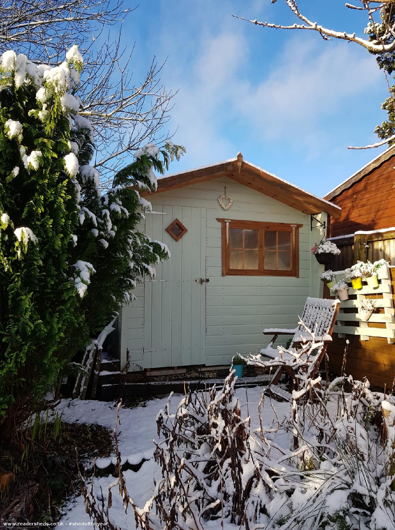 Gardners Retreat, Cabin/Summerhouse, Neath Port Talbot owned by Sheddie Kay Gardner shedoftheyear