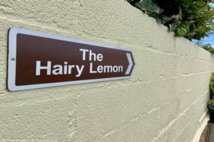 This way to The Hairy Lemon of shed - The Hairy Lemon, Gloucestershire