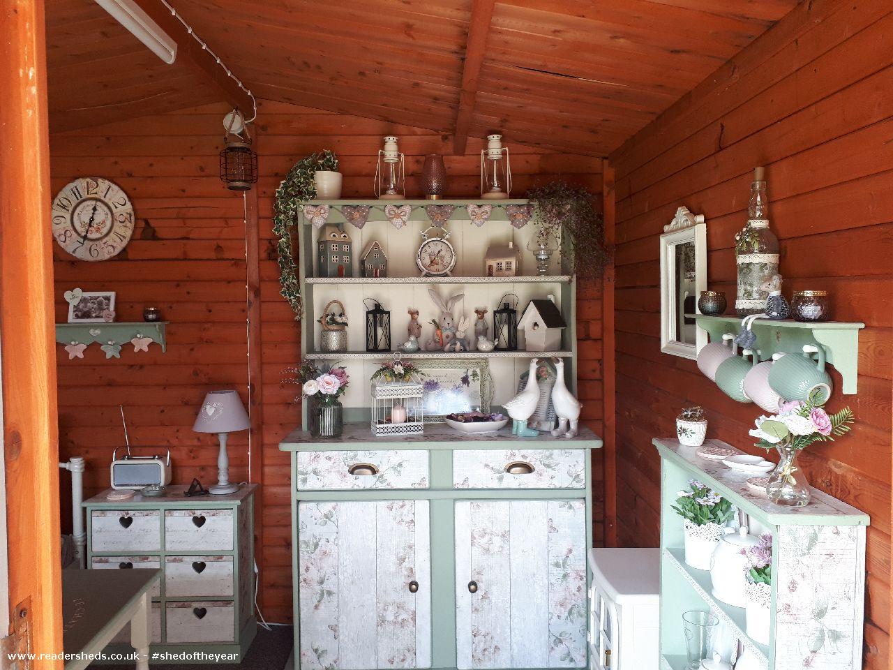 Granny's cottage, Cabin/Summerhouse, Dorset owned by Sheddie Mrs Julie