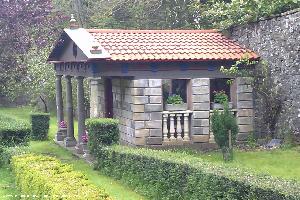 Photo 9 of shed - Lorna's Greek Temple, Fife