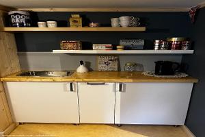 Kitchenette of shed - The Outhouse Inn, Sweden
