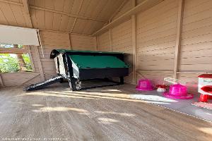 Dun Layin’ Retreat: Interior 4 (coop)